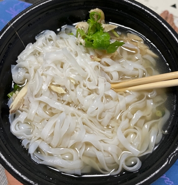 鶏肉のフォー ンゴンスタンド