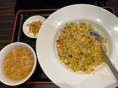 レタスチャーハン 老四川