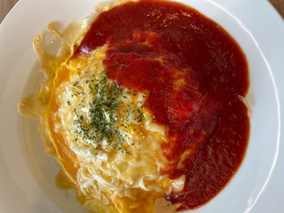 オムライストマトソース さかい珈琲