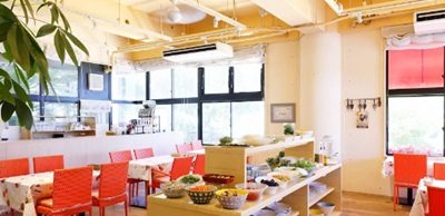 カフェスコーラの店内写真