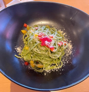 ジェノベーゼ カフェスコーラ