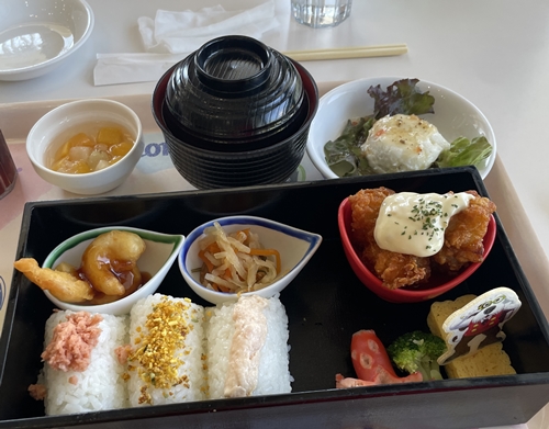 おむすび弁当 ウーリーズレストラン